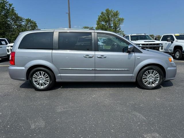 2014 Chrysler Town & Country Vehicle Photo in COLUMBIA, MO 65203-3903