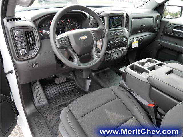 2024 Chevrolet Silverado 1500 Vehicle Photo in MAPLEWOOD, MN 55119-4794