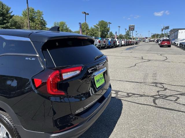 2024 GMC Terrain Vehicle Photo in CHICOPEE, MA 01020-5001