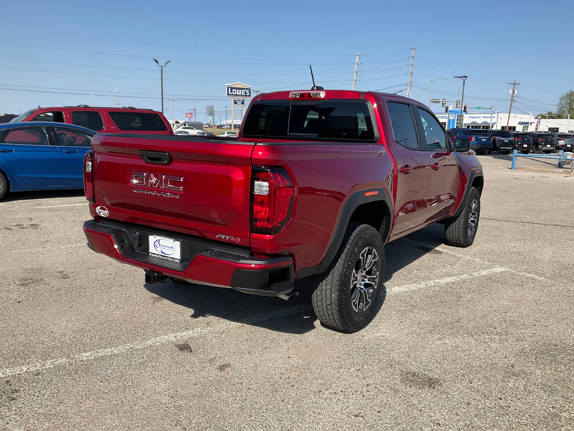 2024 GMC Canyon Vehicle Photo in PONCA CITY, OK 74601-1036