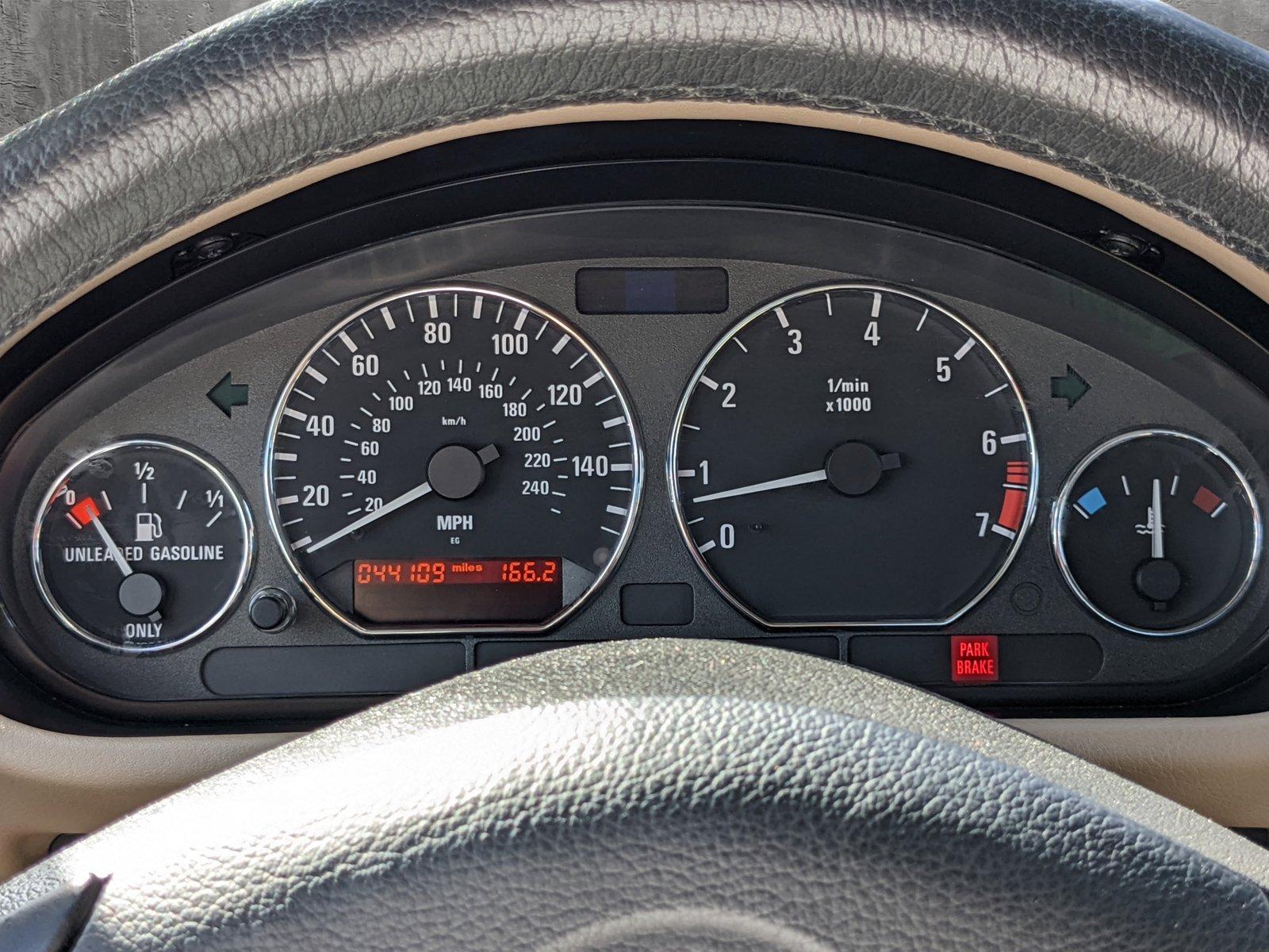 2000 BMW Z3 Vehicle Photo in SPOKANE, WA 99212-2978