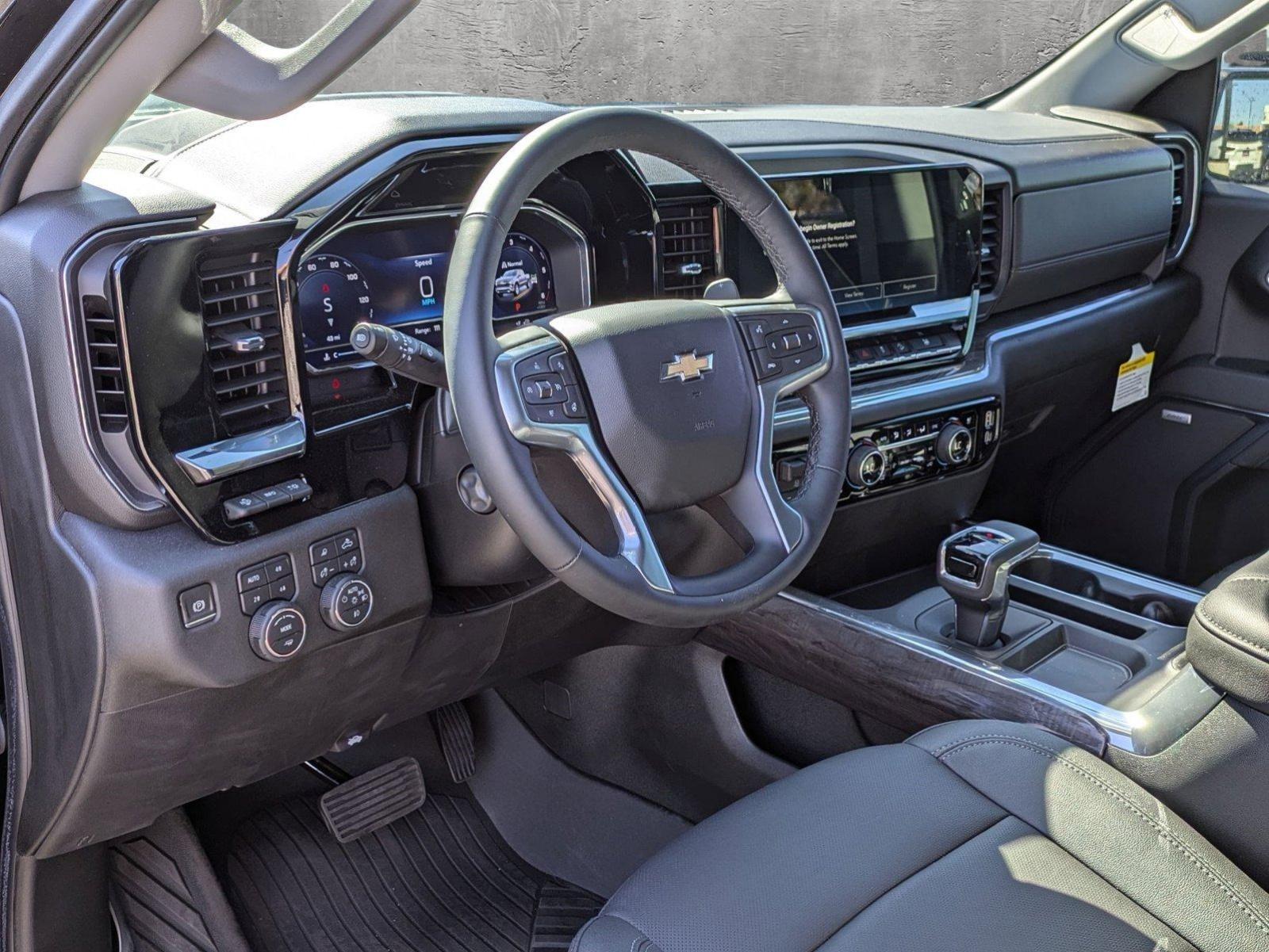 2024 Chevrolet Silverado 1500 Vehicle Photo in MESA, AZ 85206-4395