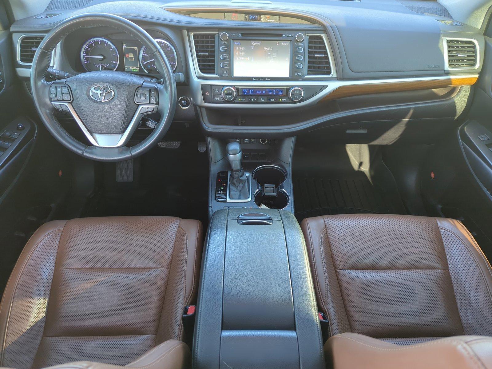 2019 Toyota Highlander Vehicle Photo in Ft. Myers, FL 33907