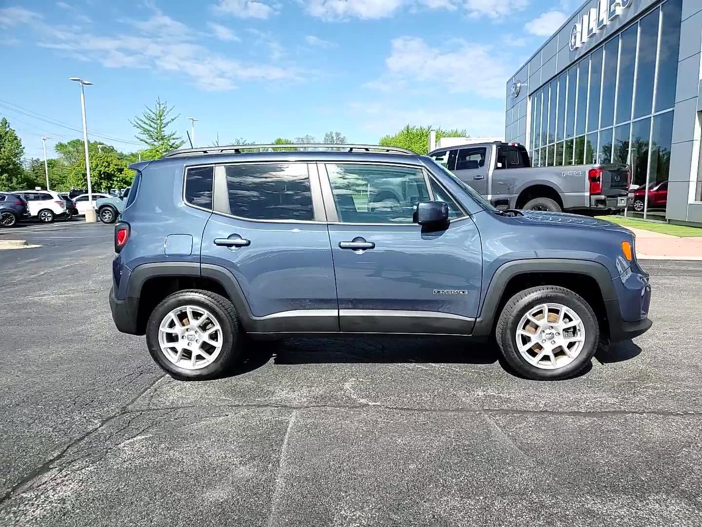 Used 2020 Jeep Renegade Latitude with VIN ZACNJBBB8LPL33829 for sale in Gurnee, IL