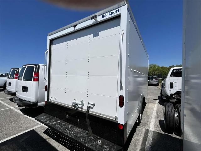 2023 Chevrolet Express Cutaway 4500 Vehicle Photo in ALCOA, TN 37701-3235