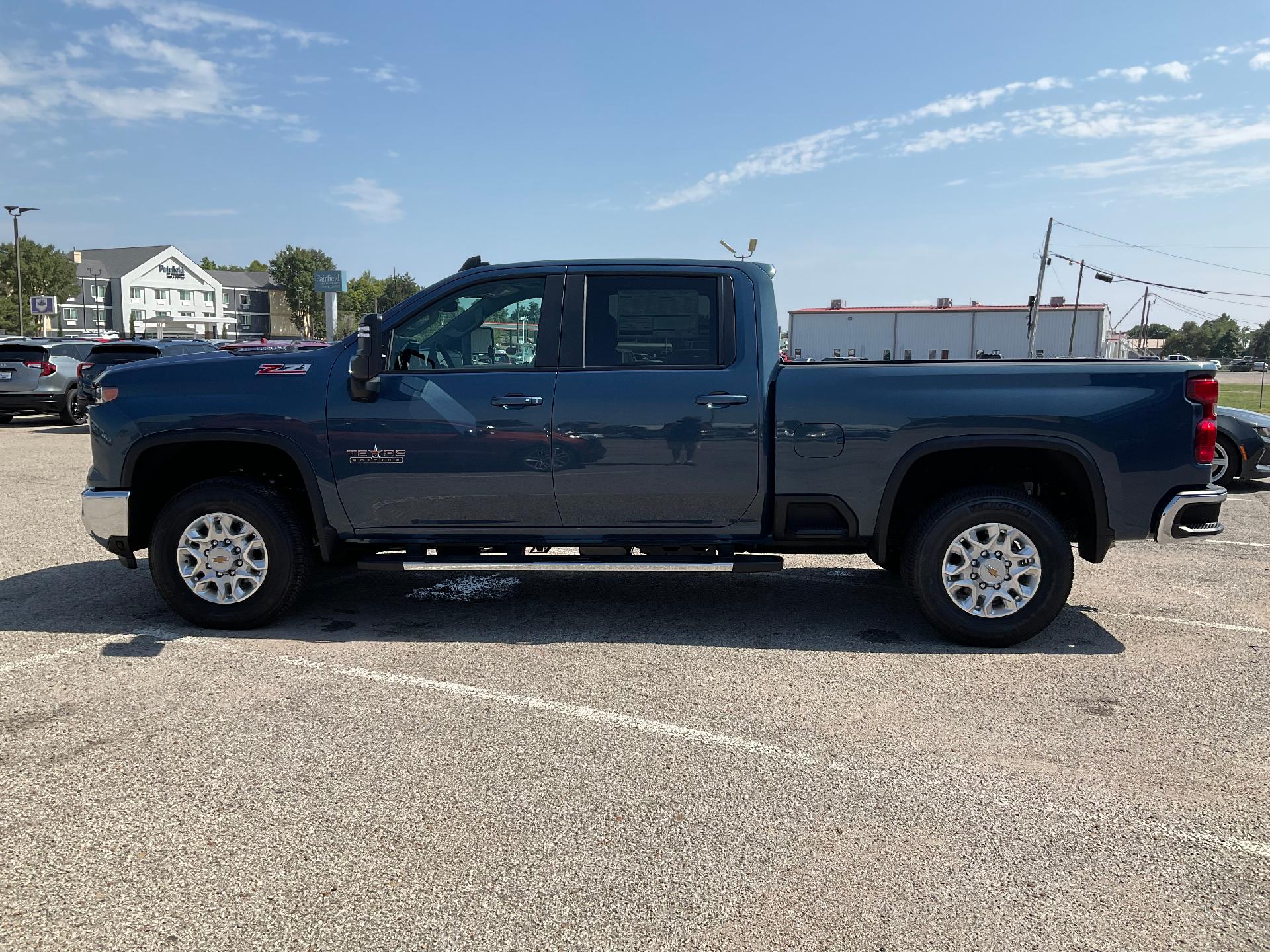 2024 Chevrolet Silverado 2500 HD Vehicle Photo in PONCA CITY, OK 74601-1036