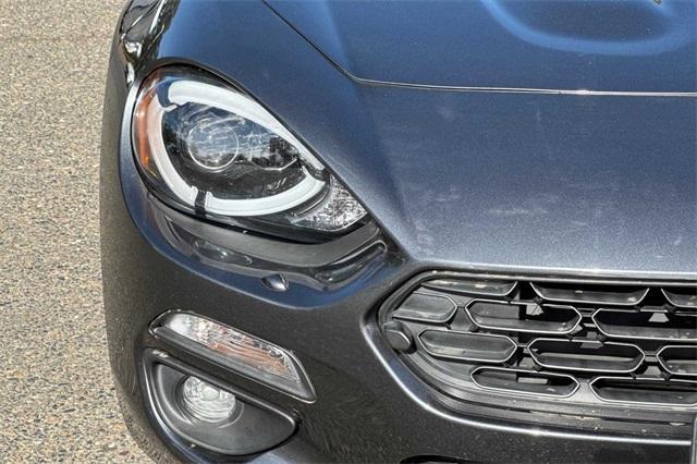 2018 FIAT 124 Spider Vehicle Photo in ELK GROVE, CA 95757-8703