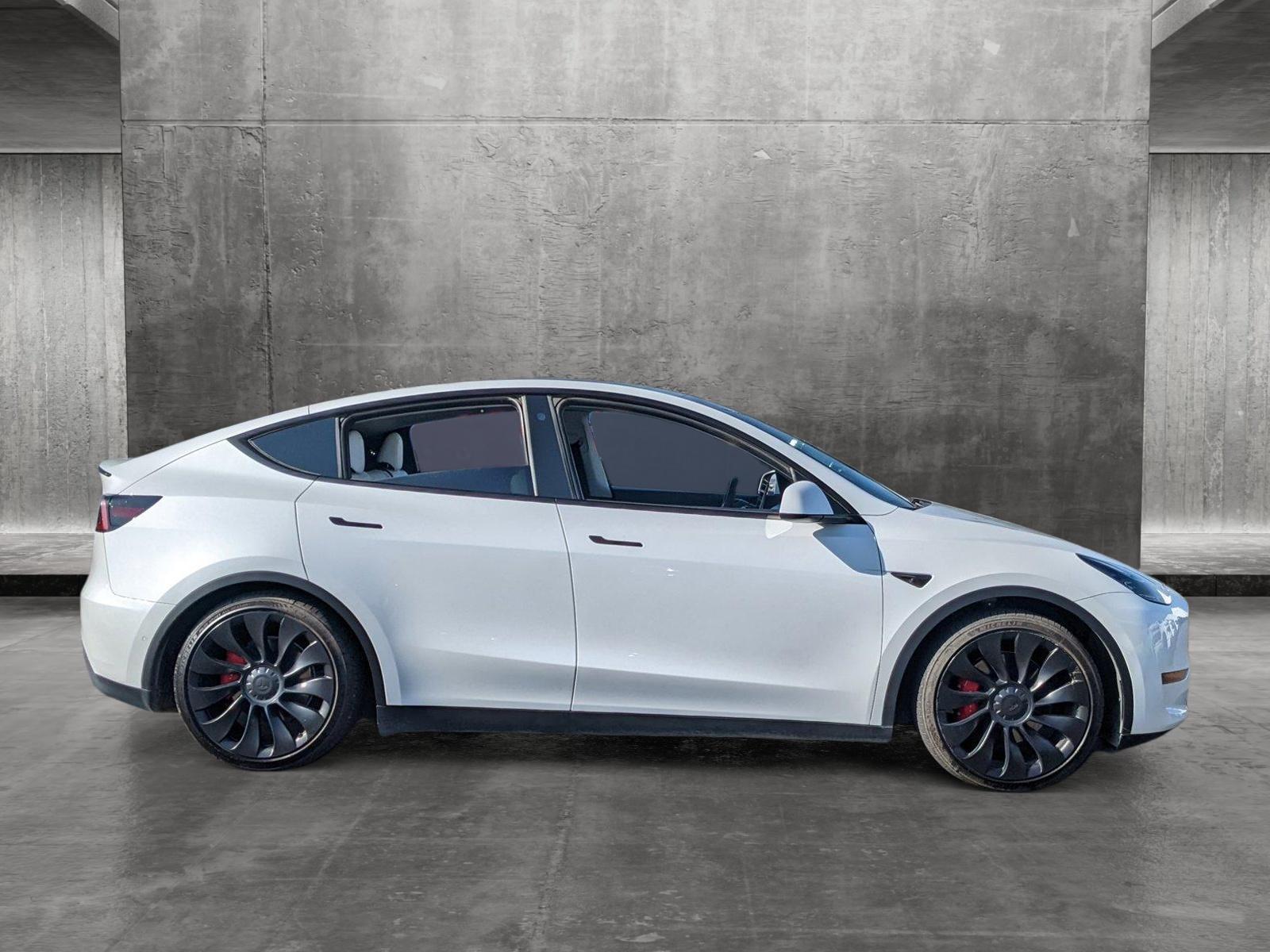 2022 Tesla Model Y Vehicle Photo in VALENCIA, CA 91355-1705