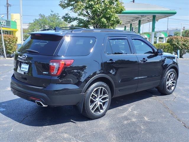 2017 Ford Explorer Vehicle Photo in Saint Charles, IL 60174