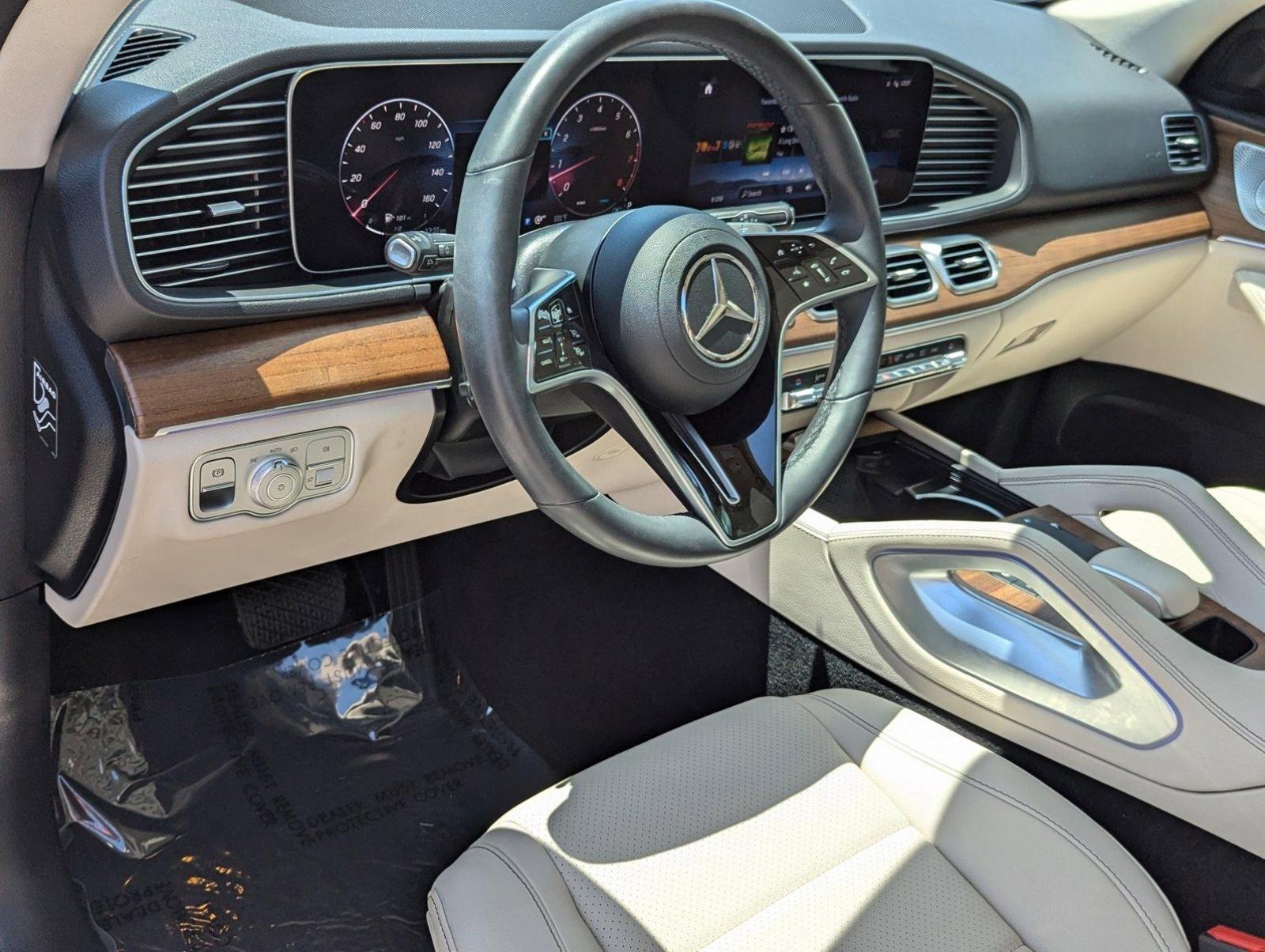 2024 Mercedes-Benz GLE Vehicle Photo in Delray Beach, FL 33444