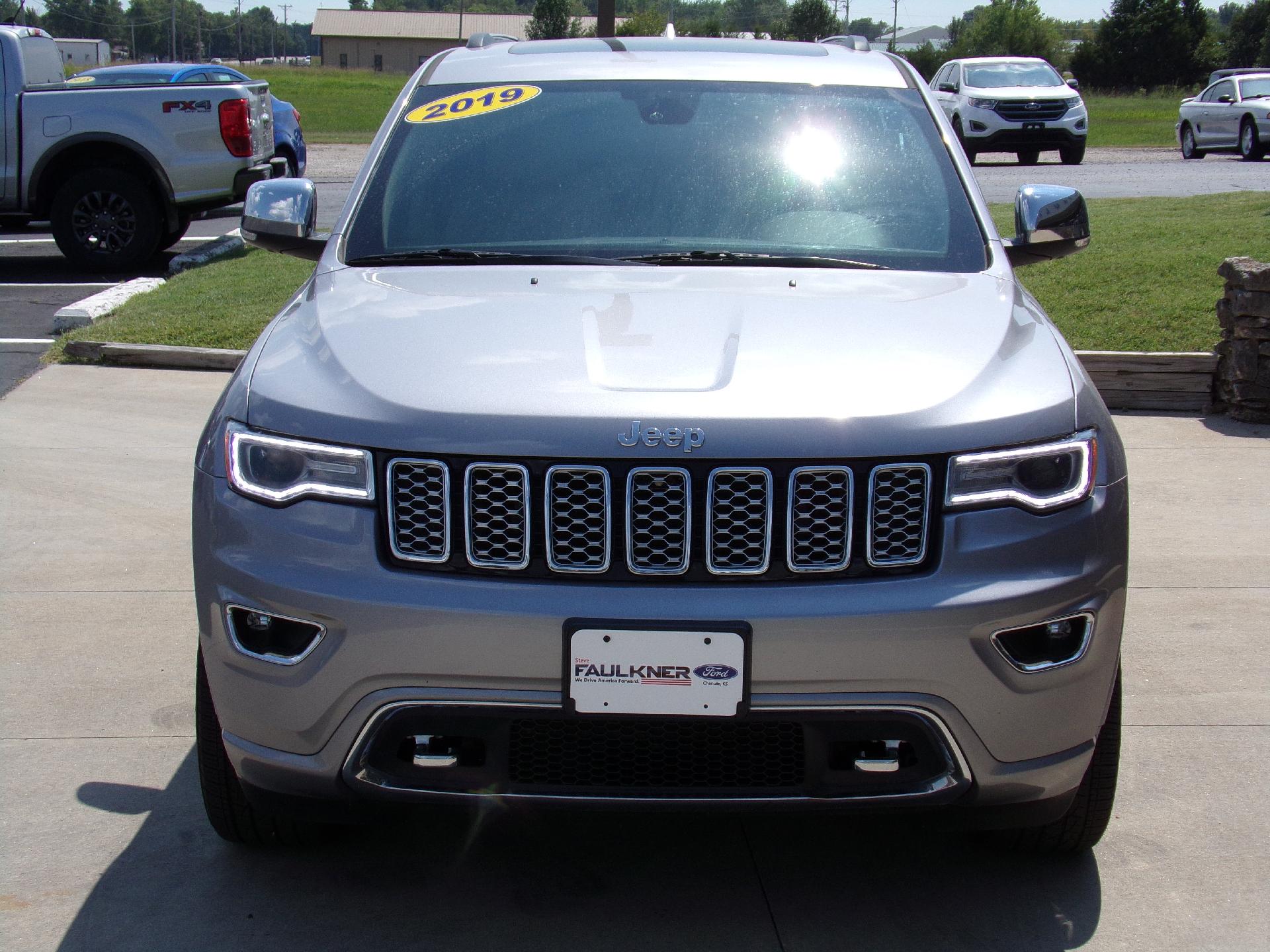 Used 2019 Jeep Grand Cherokee Overland with VIN 1C4RJECG3KC689978 for sale in Chanute, KS