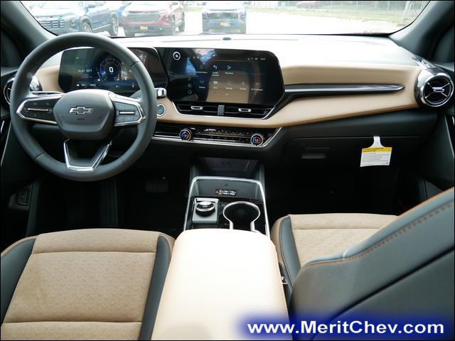 2025 Chevrolet Equinox Vehicle Photo in MAPLEWOOD, MN 55119-4794