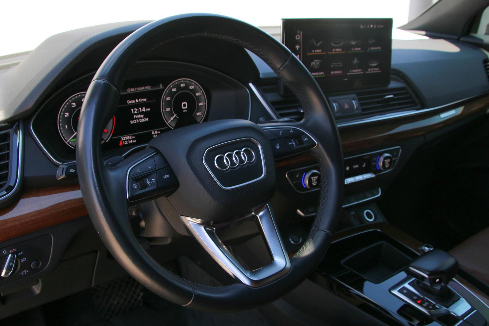 2022 Audi Q5 Vehicle Photo in SUGAR LAND, TX 77478