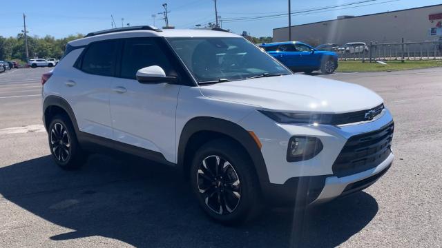 2021 Chevrolet Trailblazer Vehicle Photo in MOON TOWNSHIP, PA 15108-2571