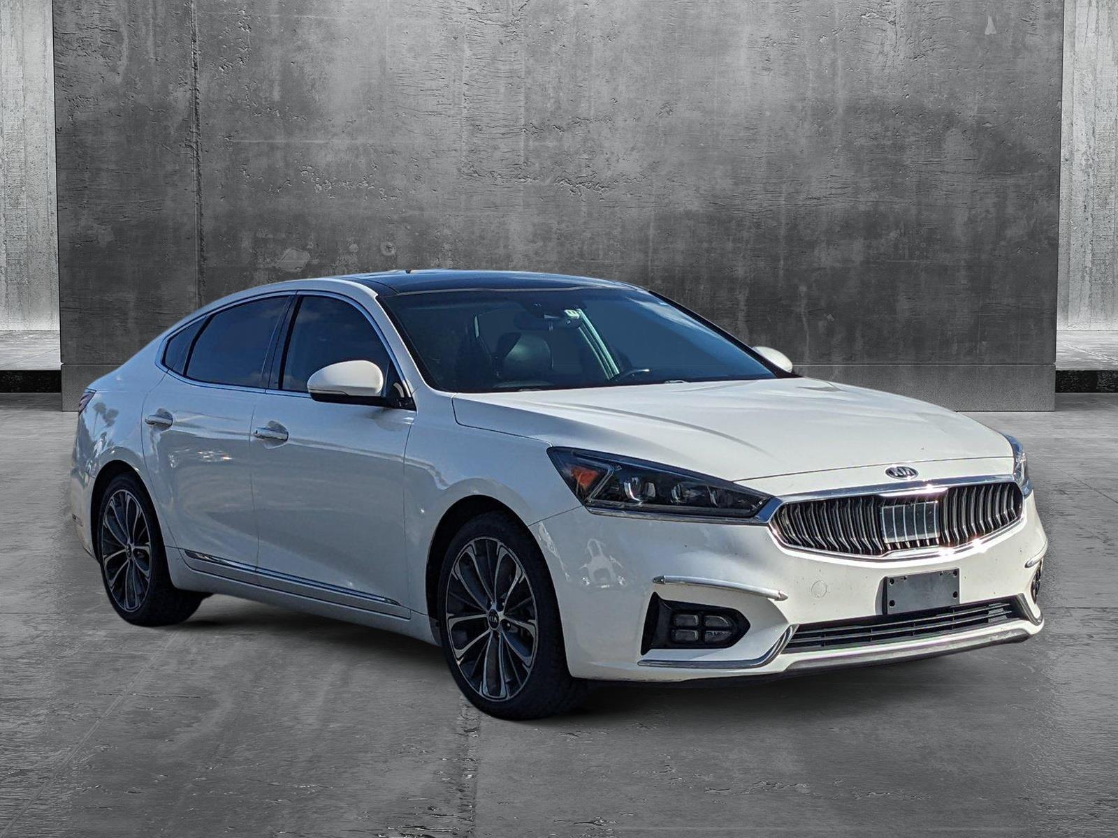 2017 Kia Cadenza Vehicle Photo in WEST PALM BEACH, FL 33407-3296