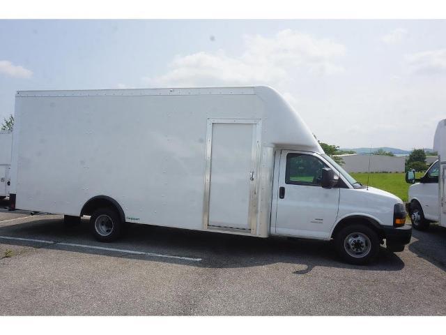 2023 Chevrolet Express Cutaway 4500 Vehicle Photo in ALCOA, TN 37701-3235