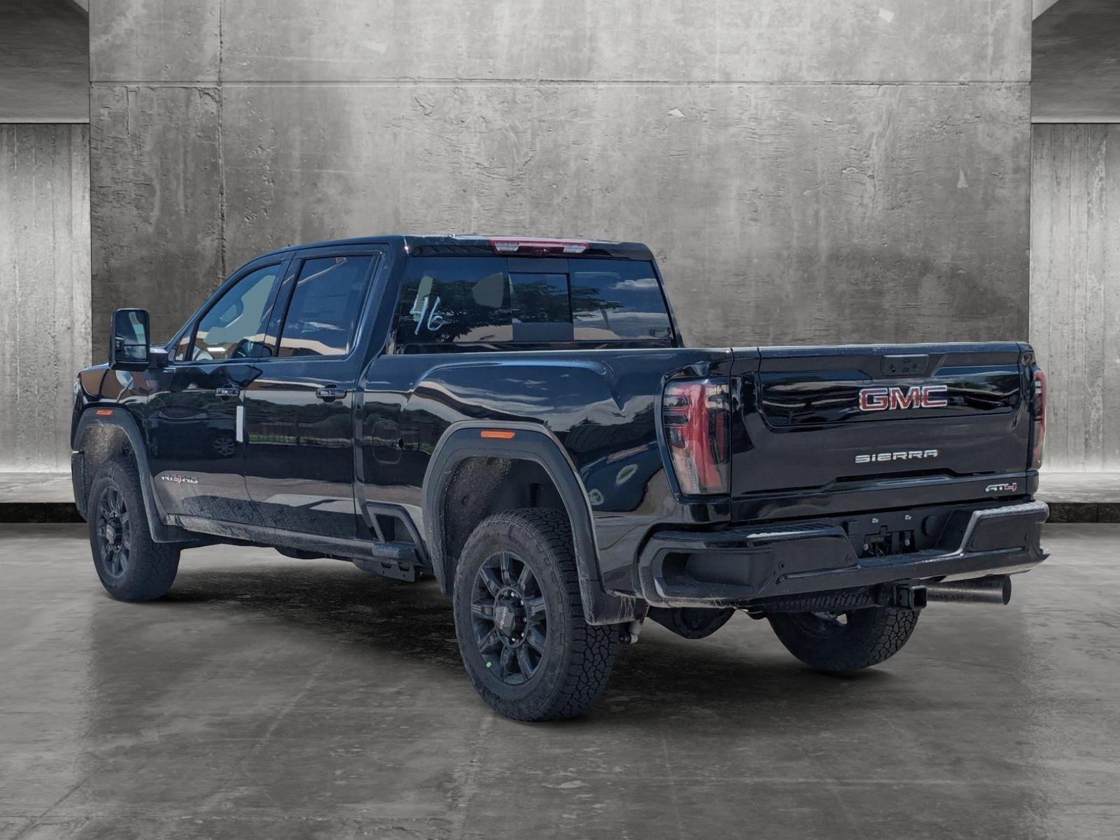 2024 GMC Sierra 2500 HD Vehicle Photo in LONE TREE, CO 80124-2750