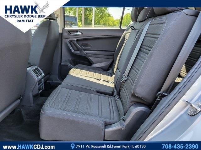 2024 Volkswagen Tiguan Vehicle Photo in Saint Charles, IL 60174