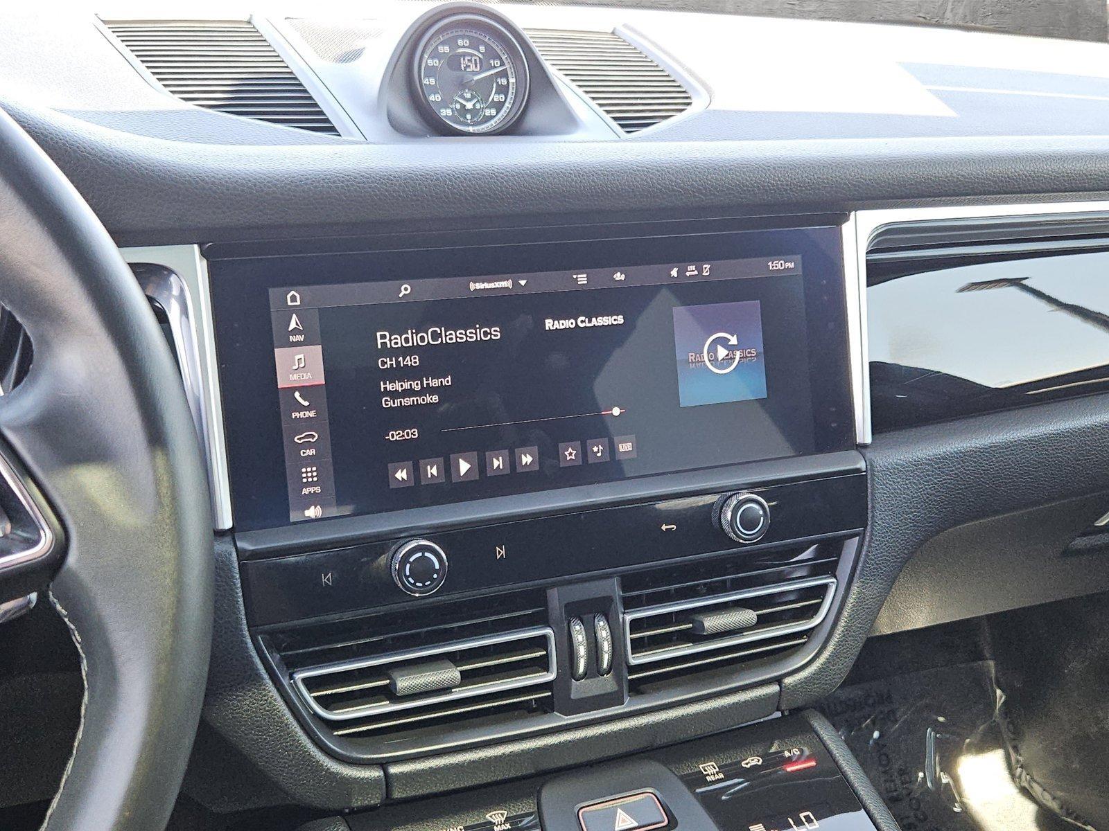 2022 Porsche Macan Vehicle Photo in MESA, AZ 85206-4395