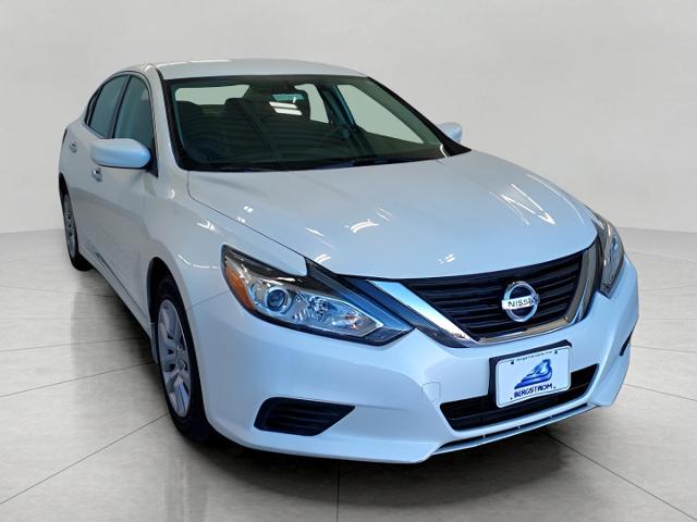 2017 Nissan Altima Vehicle Photo in OSHKOSH, WI 54904-7811