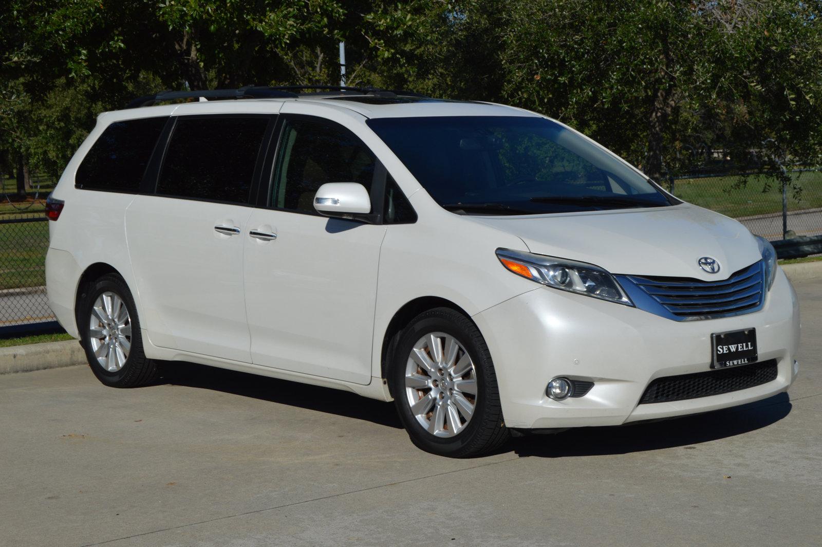 2017 Toyota Sienna Vehicle Photo in Houston, TX 77090