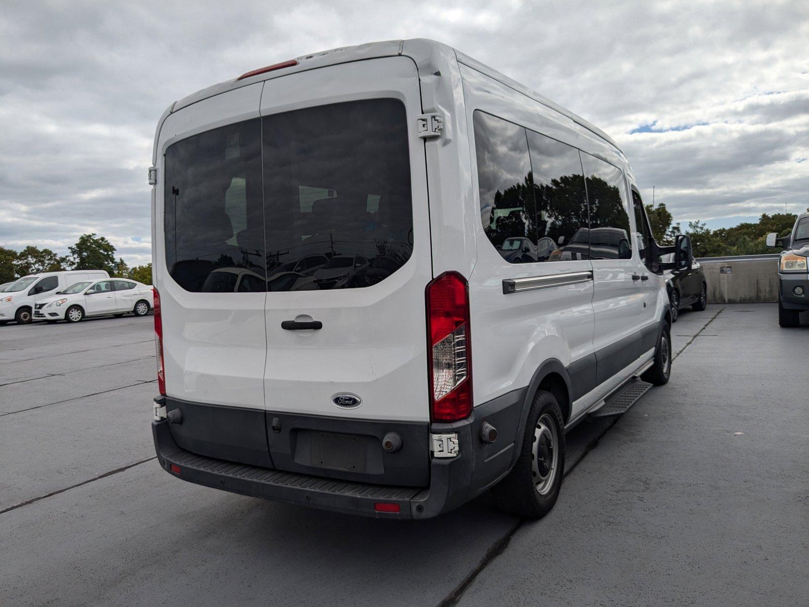 2017 Ford Transit Wagon Vehicle Photo in Miami, FL 33135