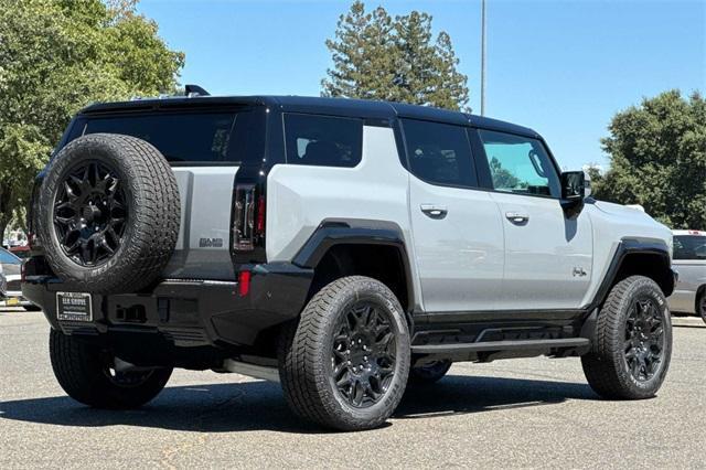 2024 GMC HUMMER EV SUV Vehicle Photo in ELK GROVE, CA 95757-8703