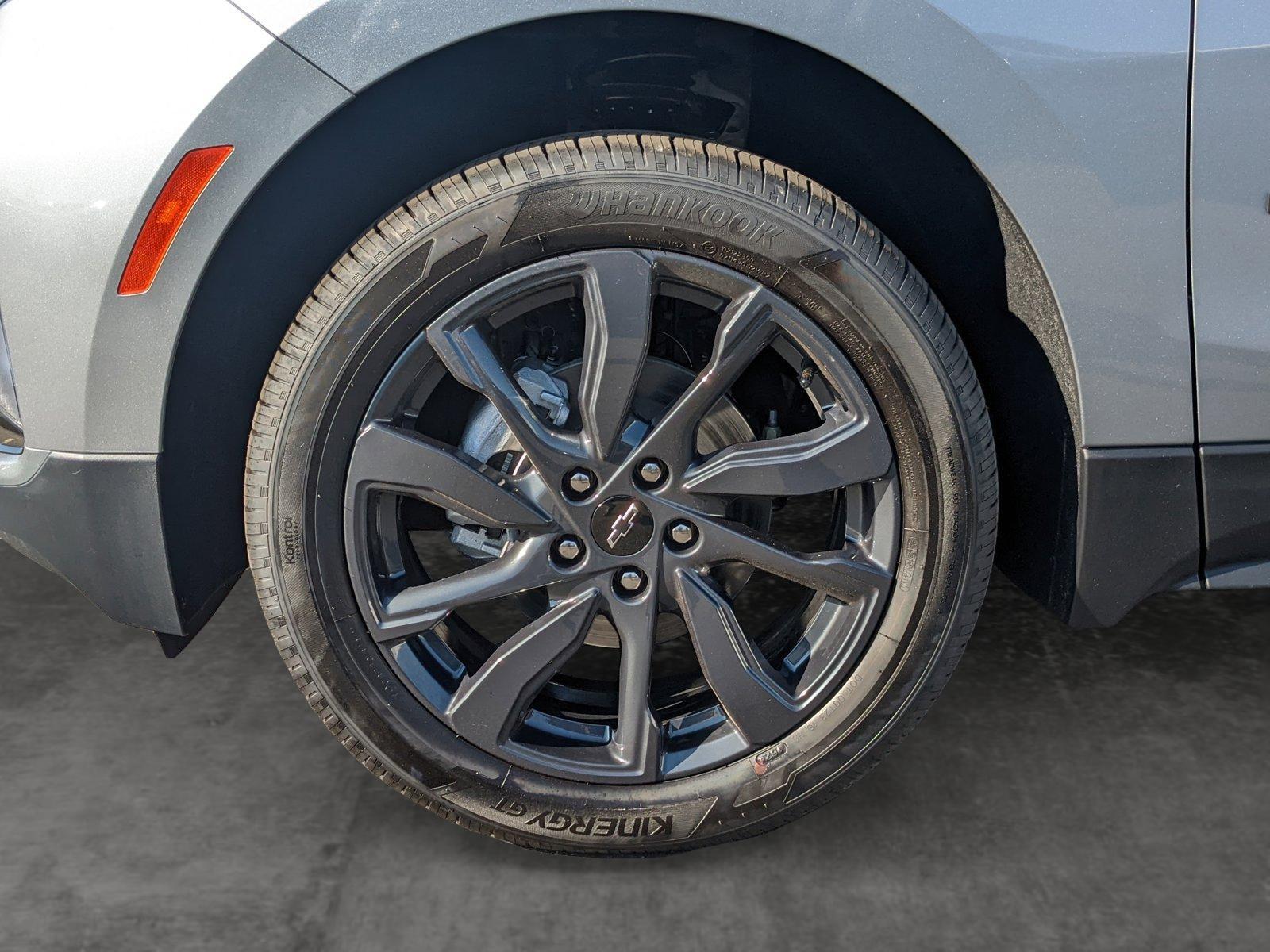 2024 Chevrolet Equinox Vehicle Photo in VALENCIA, CA 91355-1705