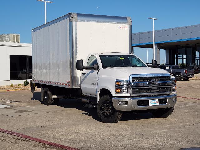 2024 Chevrolet Silverado Chassis Cab Vehicle Photo in LEWISVILLE, TX 75067