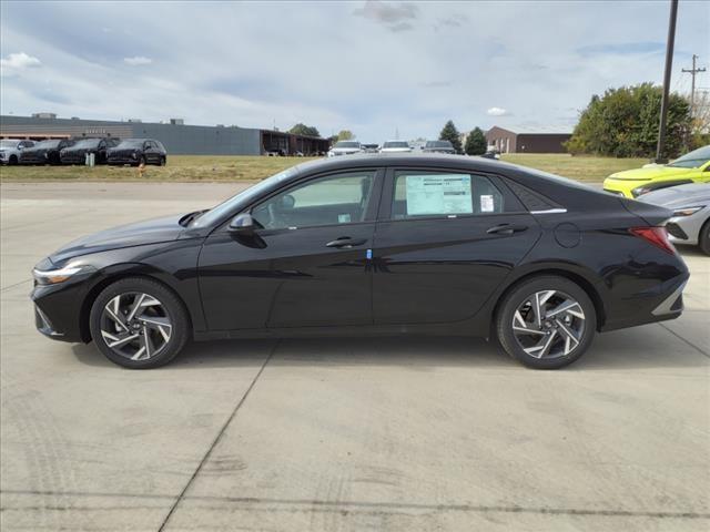 2025 Hyundai ELANTRA Vehicle Photo in Peoria, IL 61615