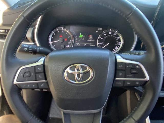 2023 Toyota Highlander Vehicle Photo in GOODYEAR, AZ 85338-1310