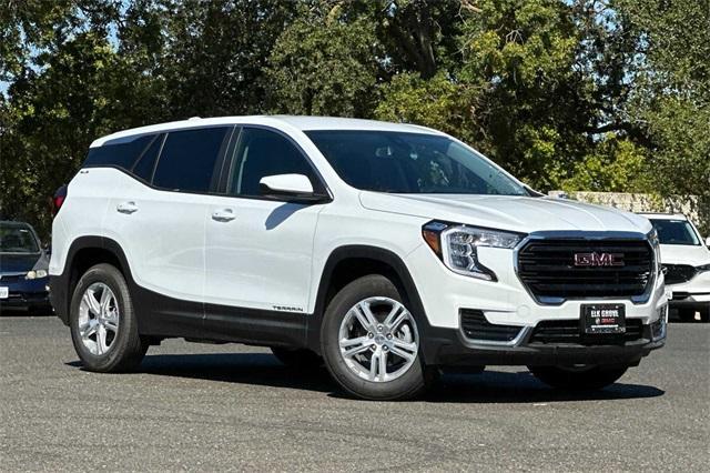 2024 GMC Terrain Vehicle Photo in ELK GROVE, CA 95757-8703