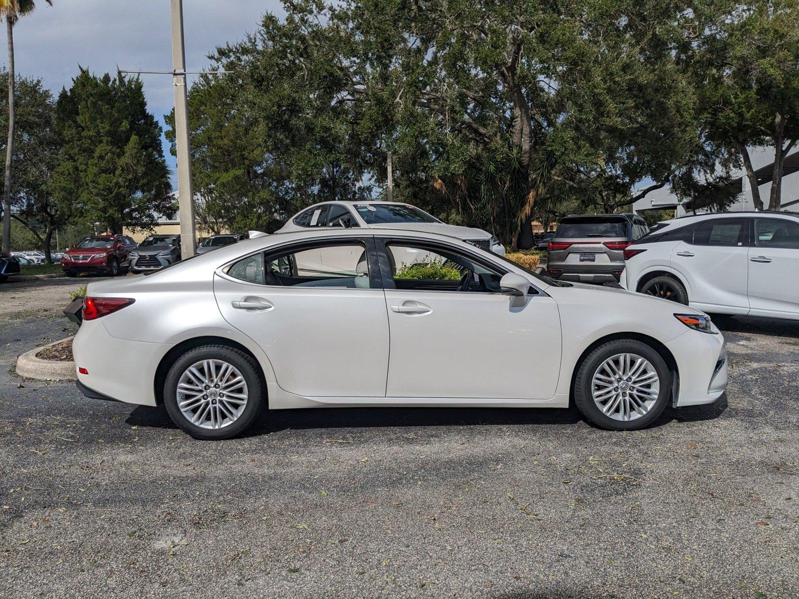 2017 Lexus ES 350 Vehicle Photo in Tampa, FL 33614