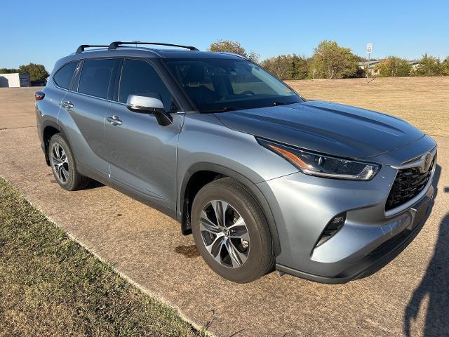 2021 Toyota Highlander Vehicle Photo in Denison, TX 75020