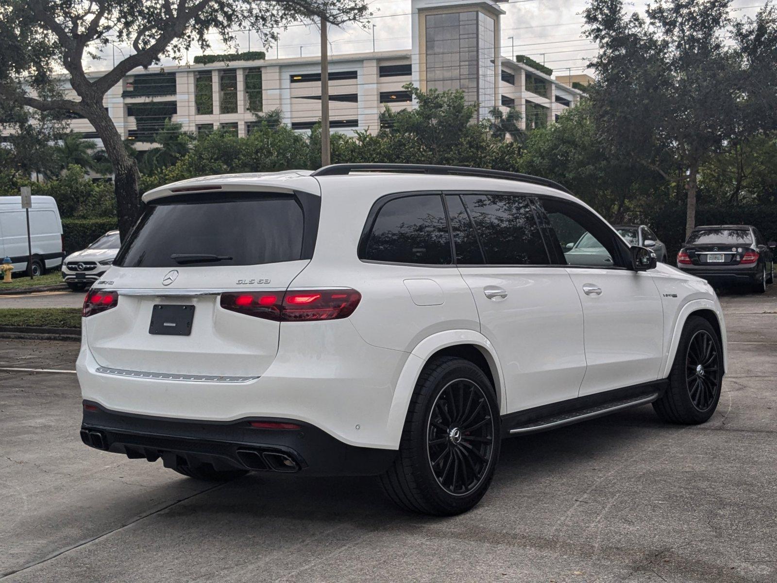 2024 Mercedes-Benz GLS Vehicle Photo in Coconut Creek, FL 33073