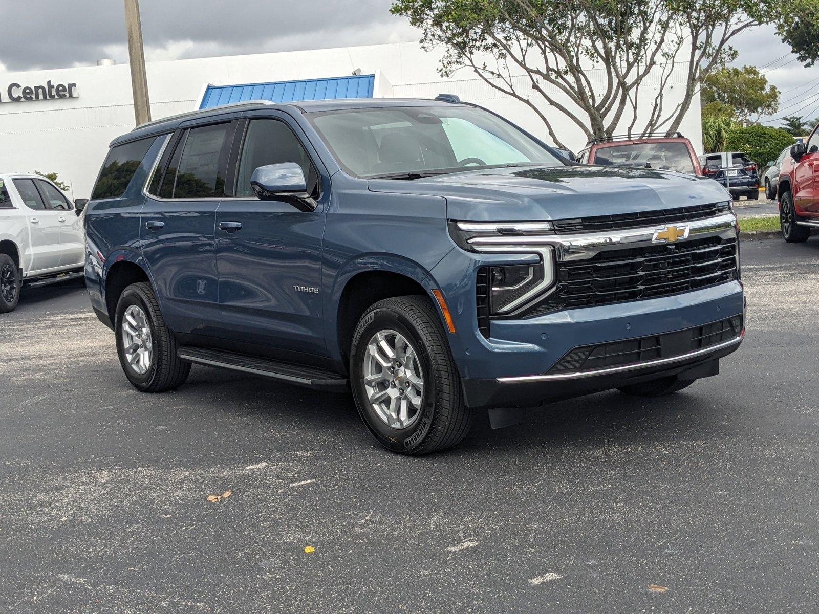 2025 Chevrolet Tahoe Vehicle Photo in GREENACRES, FL 33463-3207