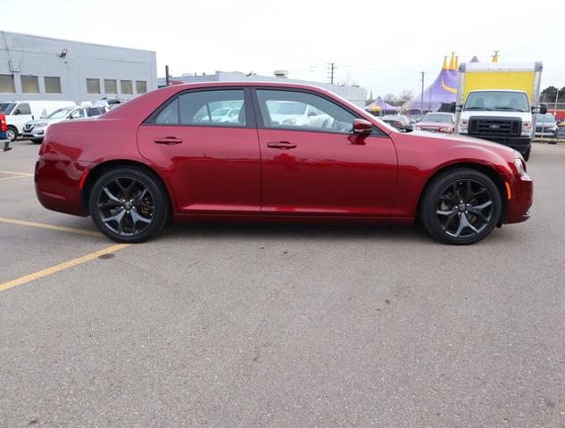 2022 Chrysler 300 Vehicle Photo in DETROIT, MI 48207-4102