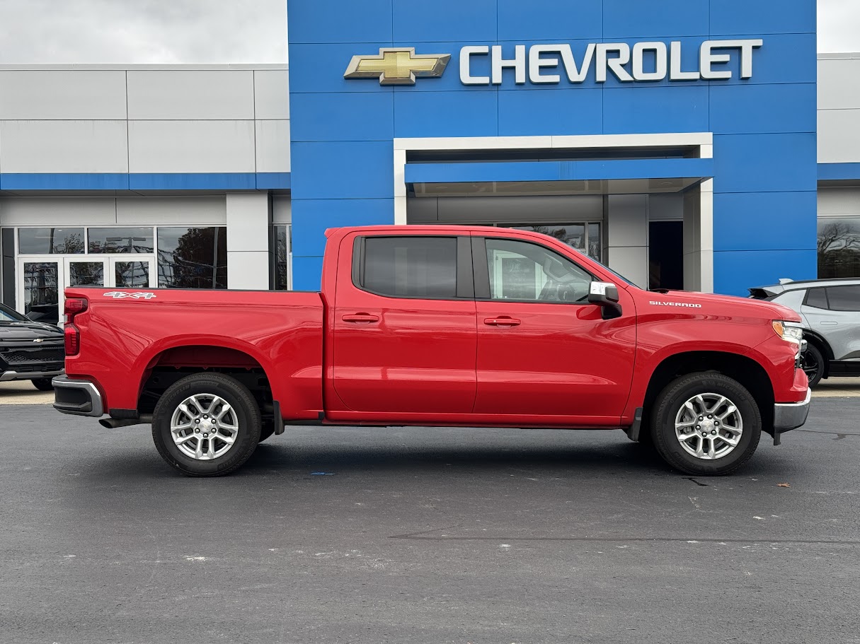 2022 Chevrolet Silverado 1500 Vehicle Photo in BOONVILLE, IN 47601-9633