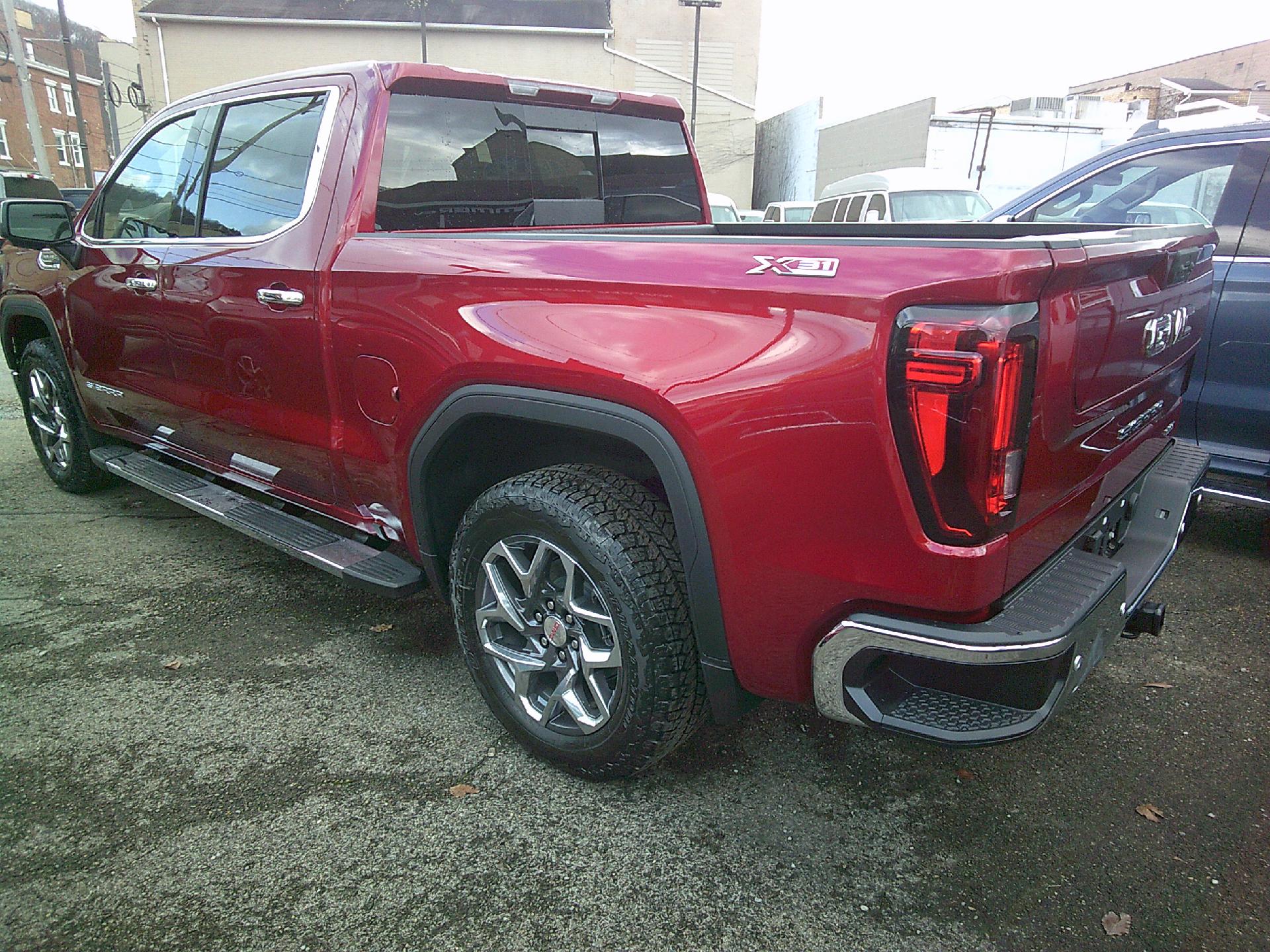 2025 GMC Sierra 1500 Vehicle Photo in KITTANNING, PA 16201-1536