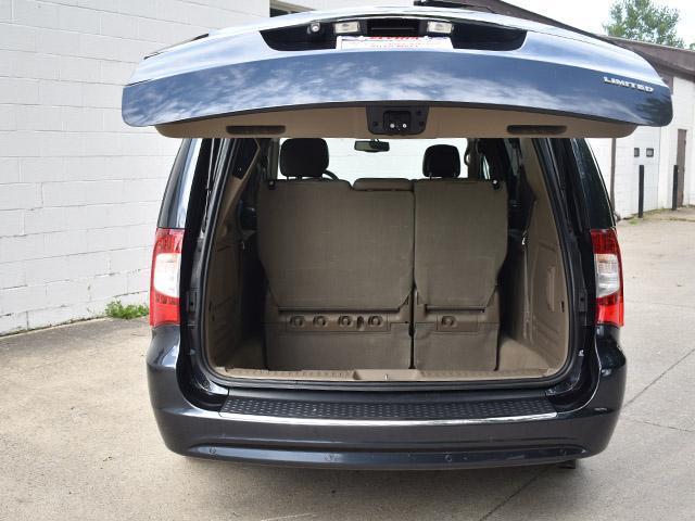 2013 Chrysler Town & Country Vehicle Photo in ELYRIA, OH 44035-6349