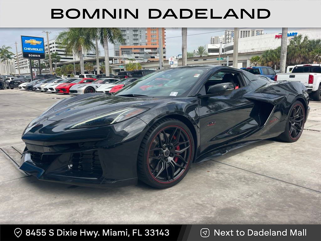 Used 2023 Chevrolet Corvette 3LZ with VIN 1G1YF3D37P5700384 for sale in Miami, FL