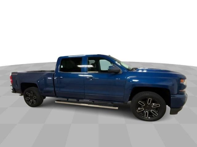 Used 2016 Chevrolet Silverado 1500 LT with VIN 3GCUKREC0GG186728 for sale in Manchester, IA