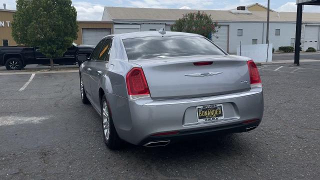 2016 Chrysler 300 Vehicle Photo in TURLOCK, CA 95380-4918