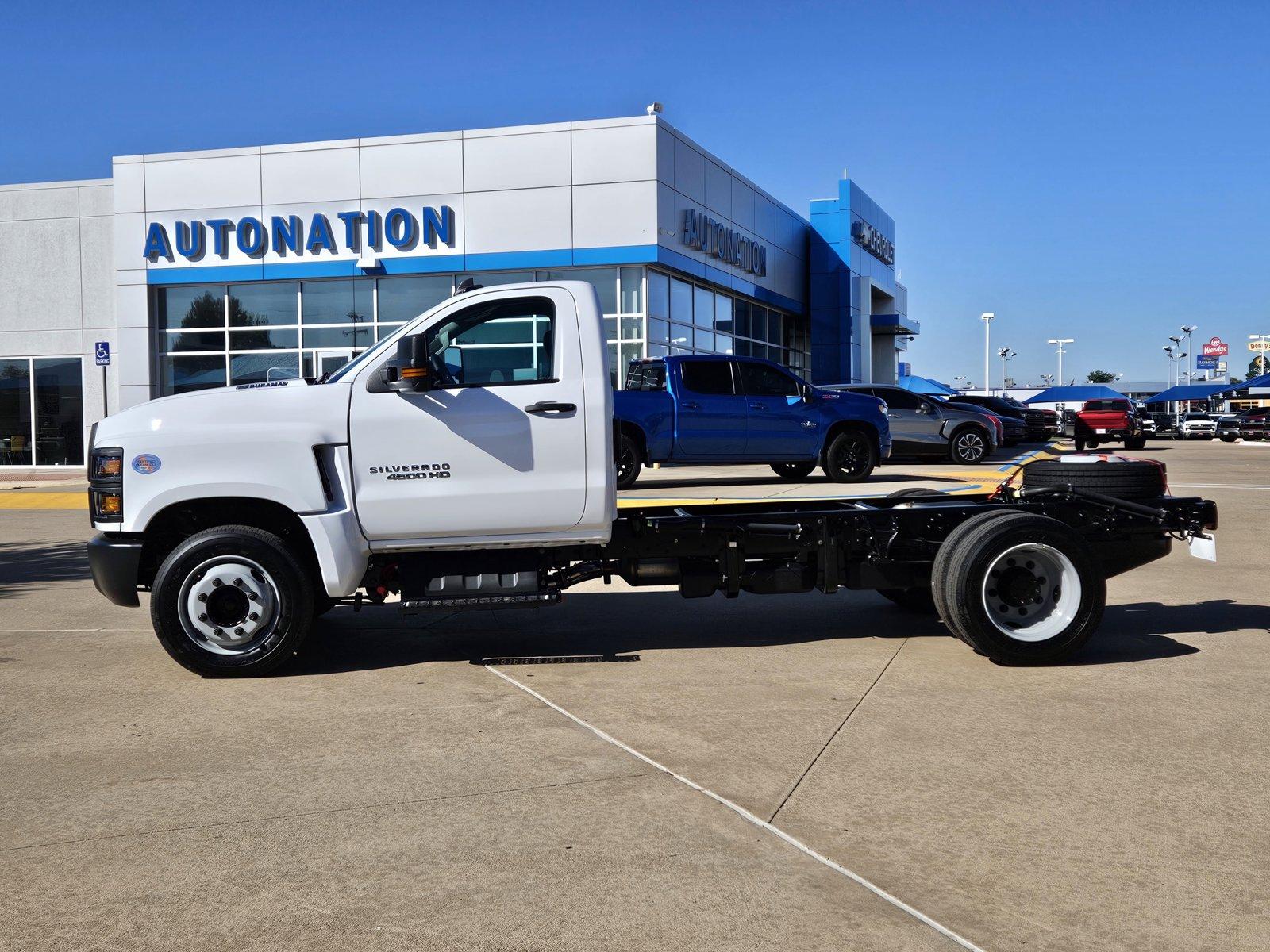 2024 Chevrolet Silverado 4500 HD Vehicle Photo in AMARILLO, TX 79103-4111