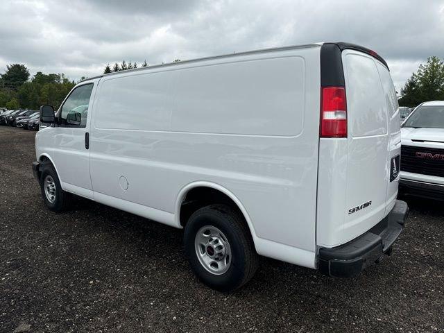 2024 GMC Savana Cargo 3500 Vehicle Photo in MEDINA, OH 44256-9631