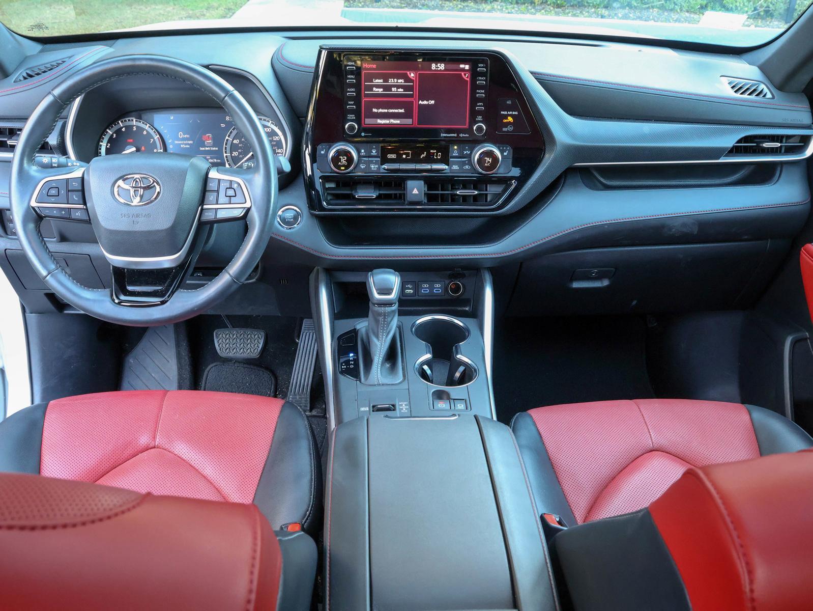 2022 Toyota Highlander Vehicle Photo in DALLAS, TX 75209-3095