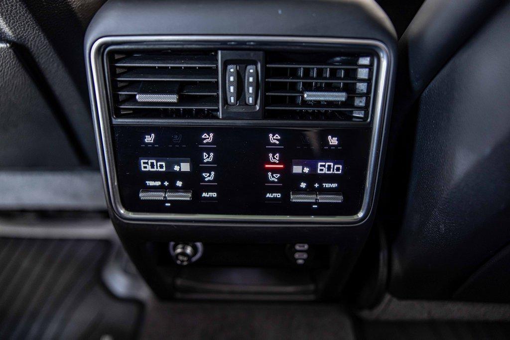 2021 Porsche Cayenne Vehicle Photo in Saint Charles, IL 60174