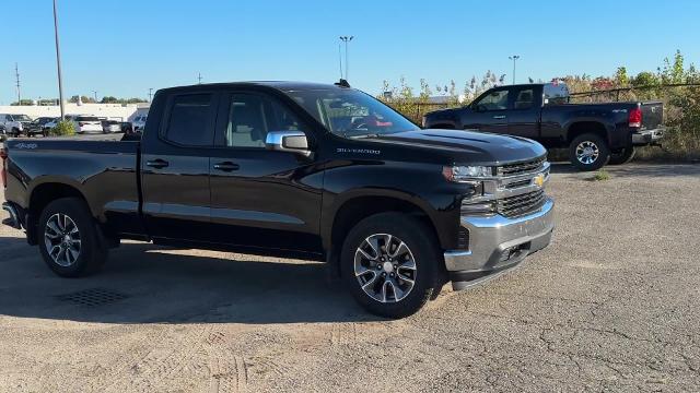 Used 2022 Chevrolet Silverado 1500 Limited LT with VIN 1GCRYJEKXNZ218241 for sale in Sterling Heights, MI