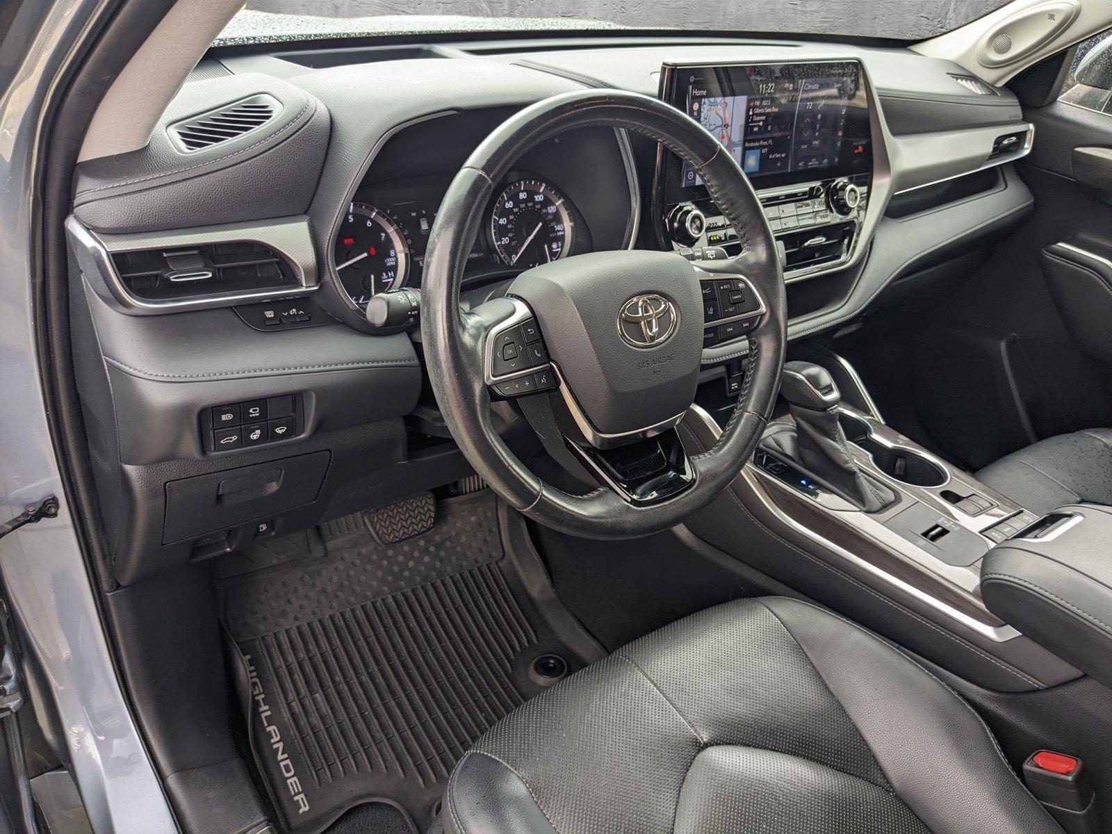 2020 Toyota Highlander Vehicle Photo in Davie, FL 33331