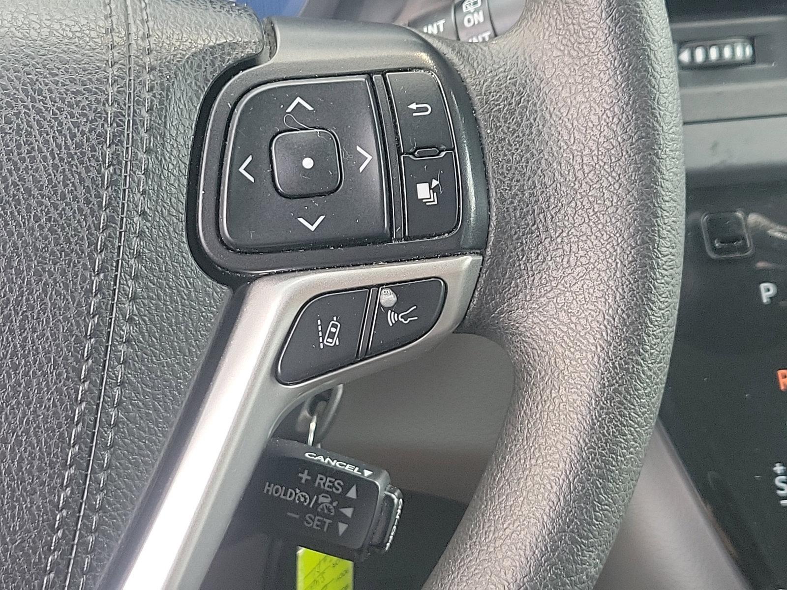 2019 Toyota Sienna Vehicle Photo in Trevose, PA 19053